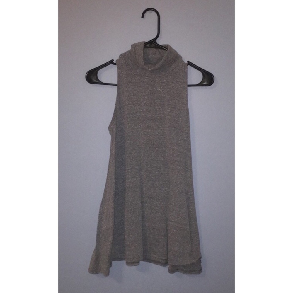 Sleeveless Turtleneck